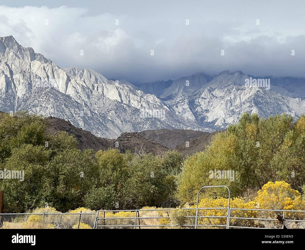 Drive on Highway 395 Stock Photo - Alamy