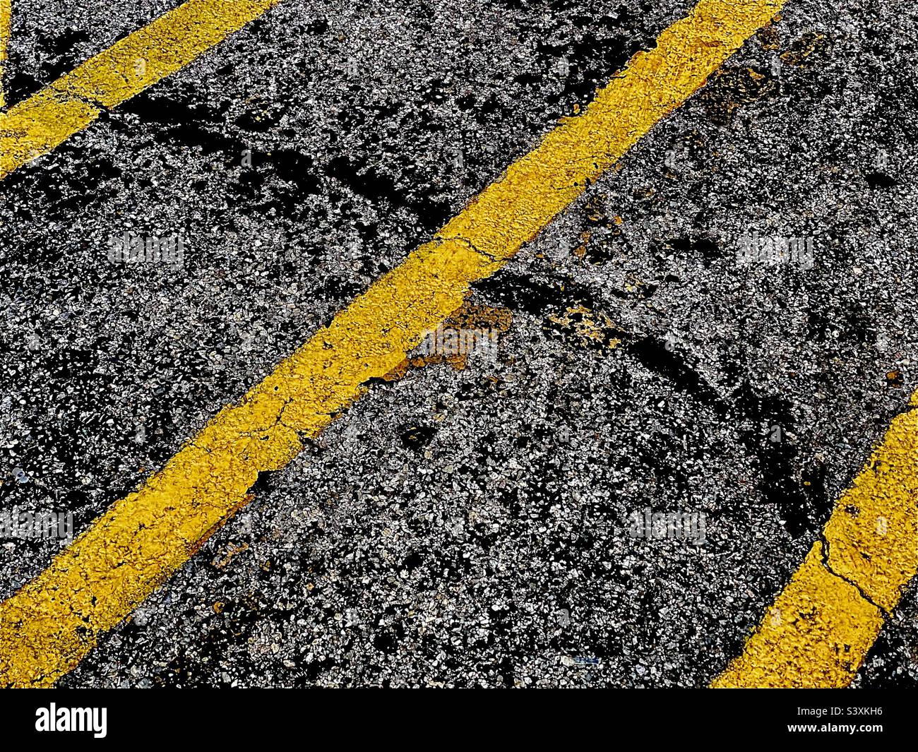 Yellow no parking stripes hires stock photography and images Alamy