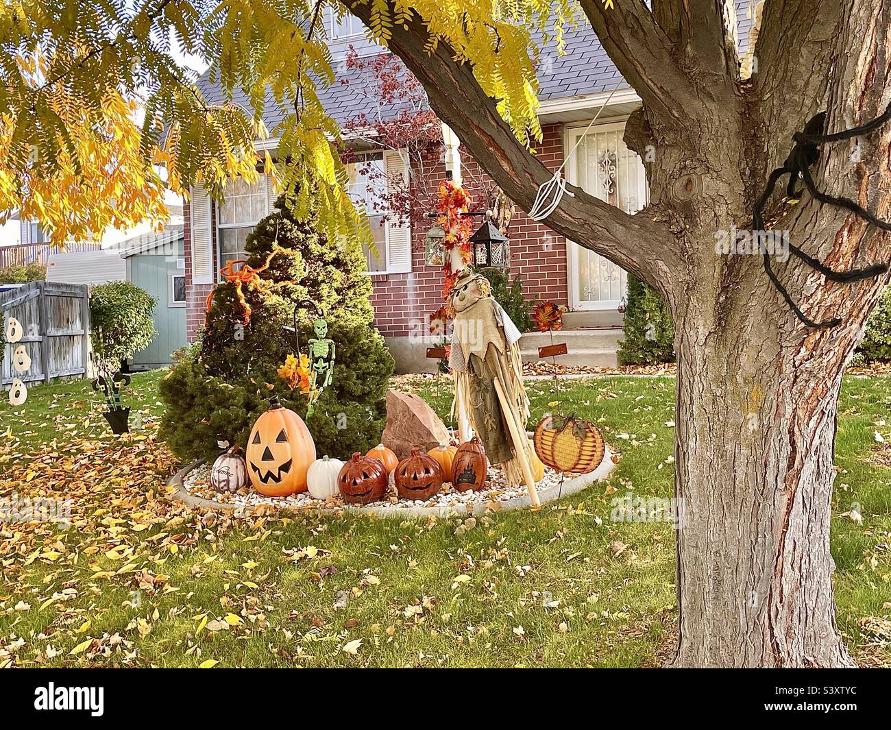 October, autumn and Halloween time at a home in Utah, USA. Fun, autumnal and spooky are gathered together here for a month long celebration. Stock Photo