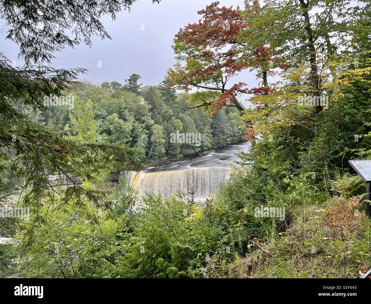 Michigan fall tahquamenon falls hires stock photography and images Alamy