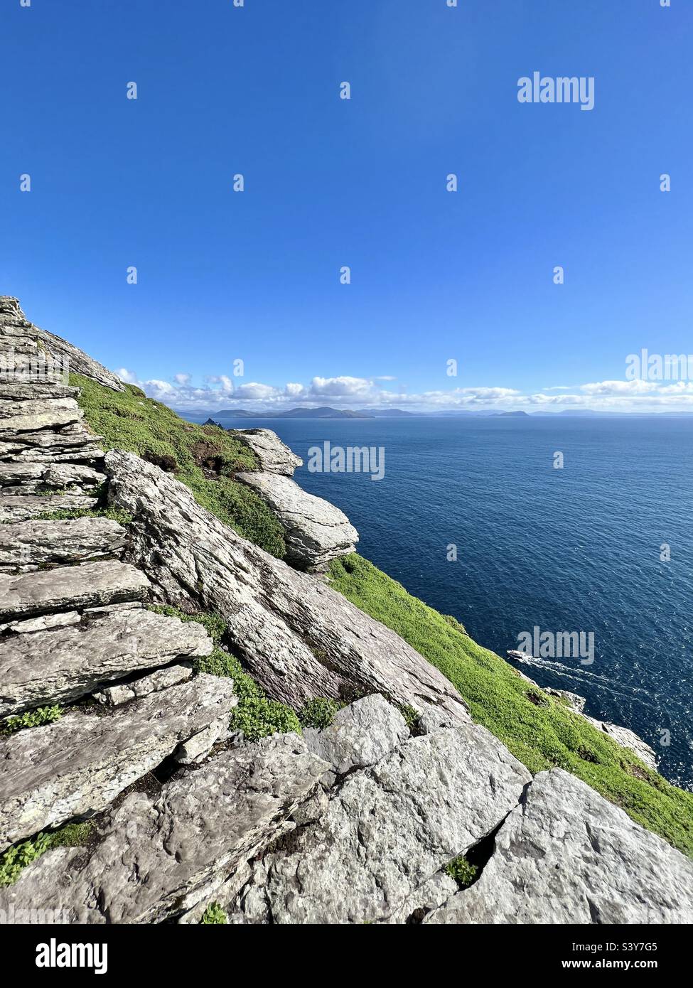 File:Steep steps at Skellig Michael 07.jpg - Wikimedia Commons