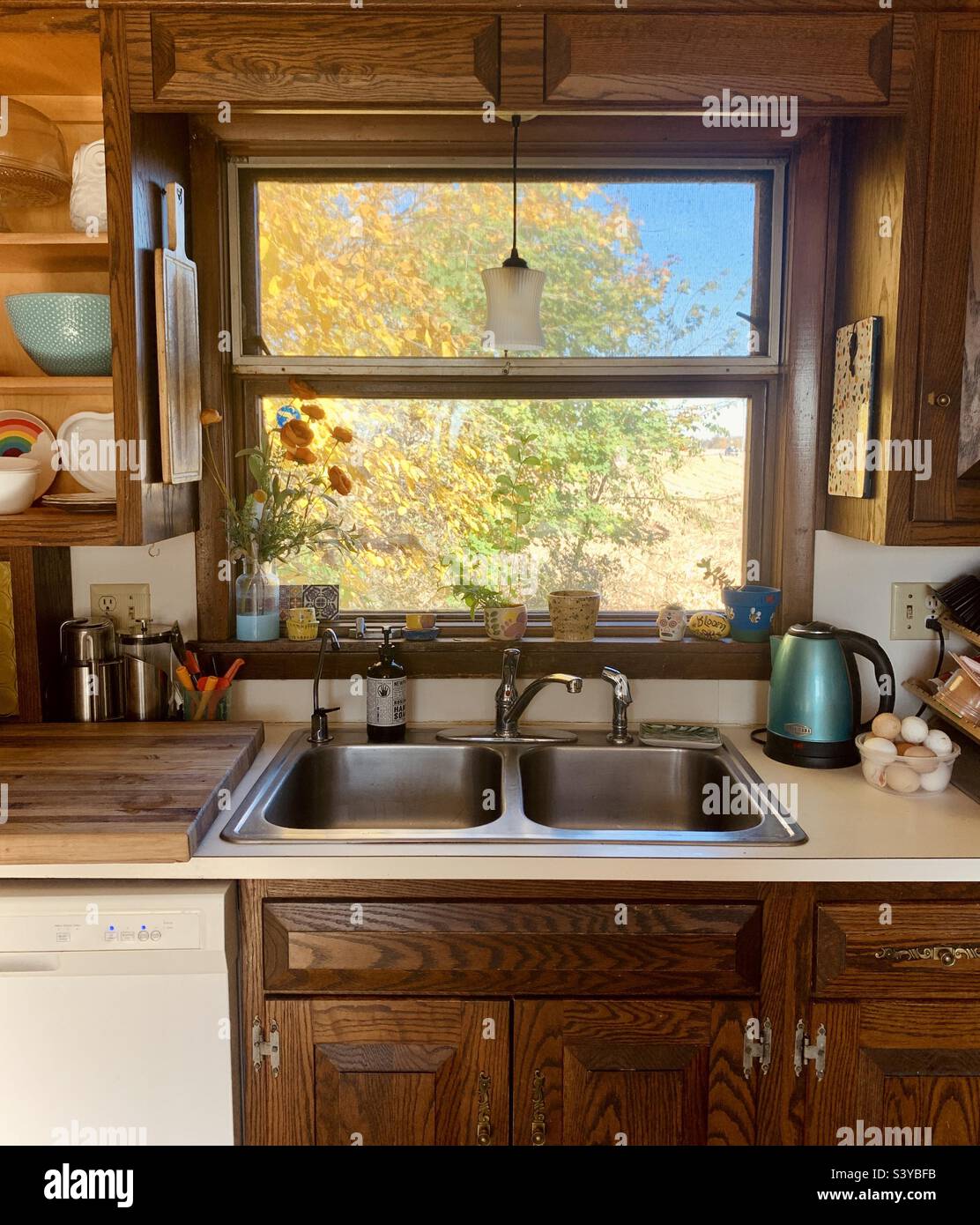 Farmhouse sink hi-res stock photography and images - Alamy
