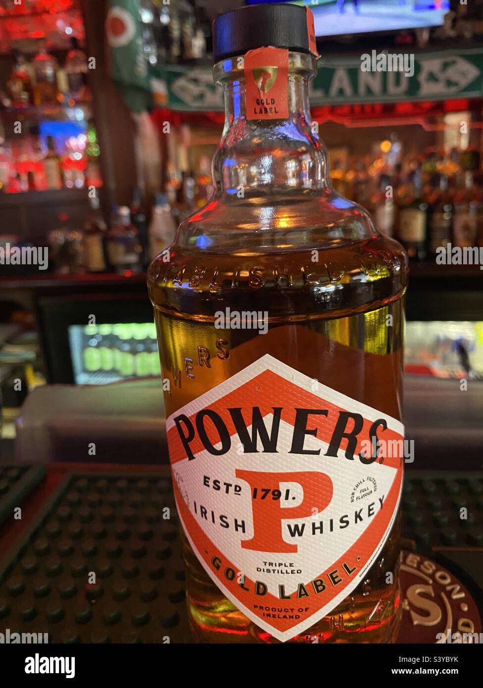 Irish Not Scottish! Whiskey vs Whisky Stock Photo Alamy