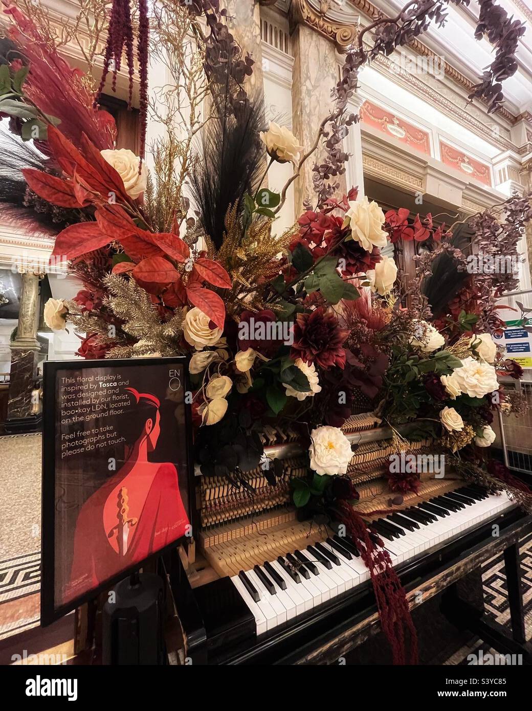 Flower arrangement inspired by the opera Tosca in London Stock Photo