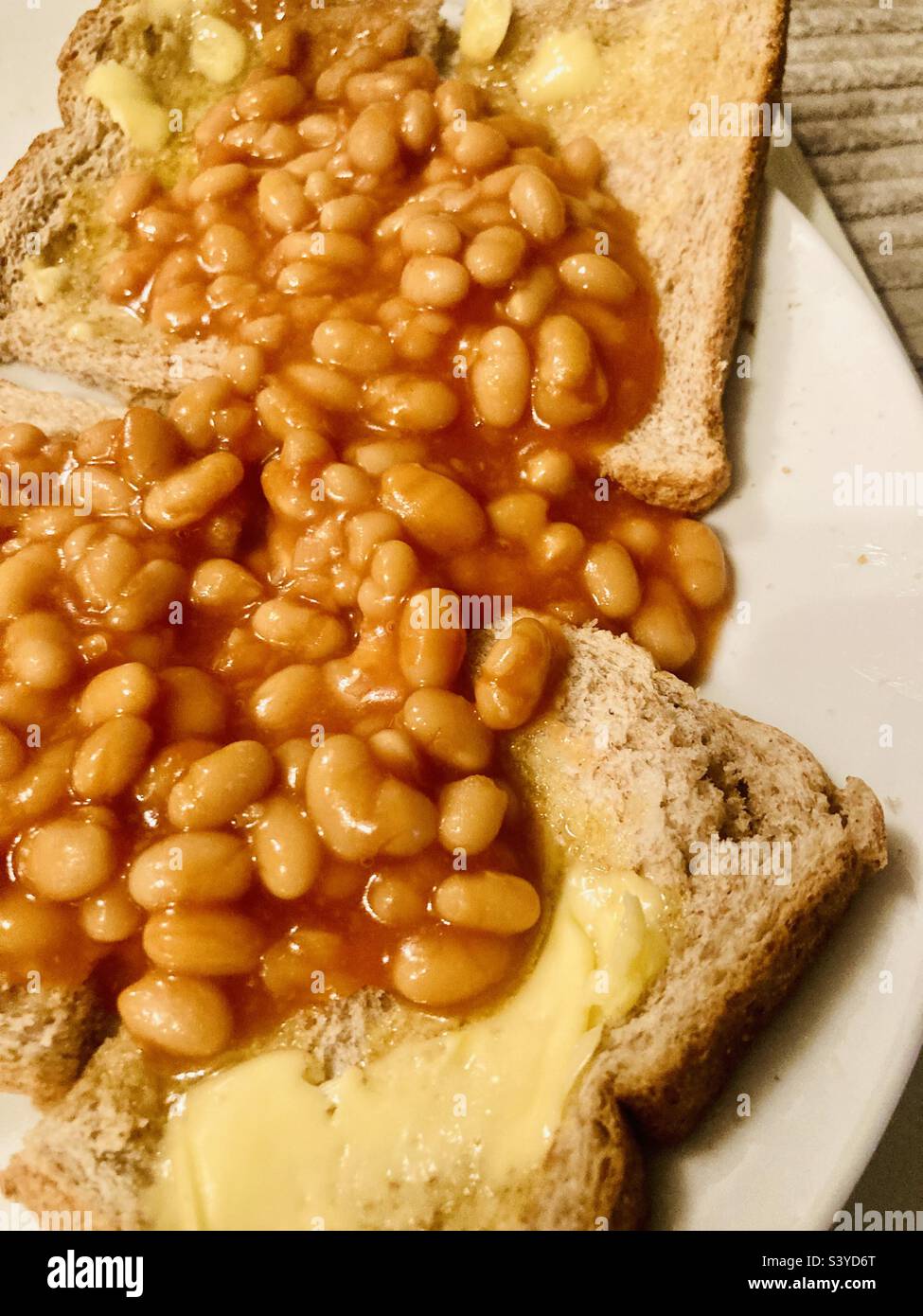 Beans on toast Stock Photo Alamy