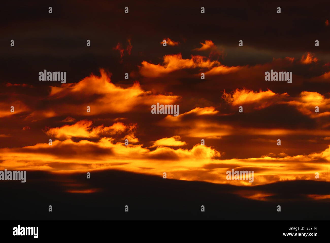 Sunset sky fire hi-res stock photography and images - Alamy