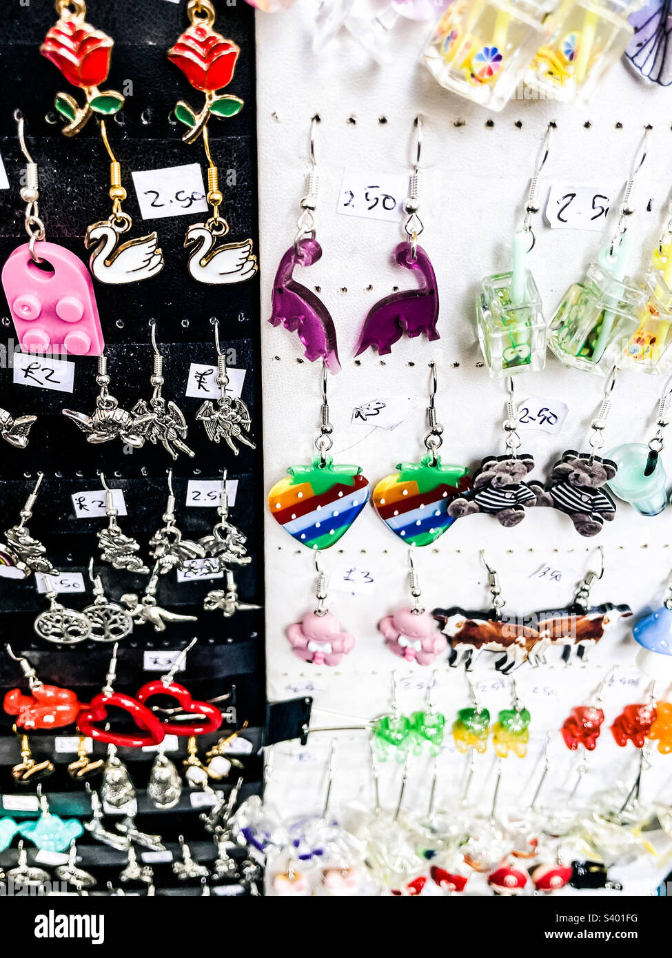 Portobello market london jewellery hires stock photography and images