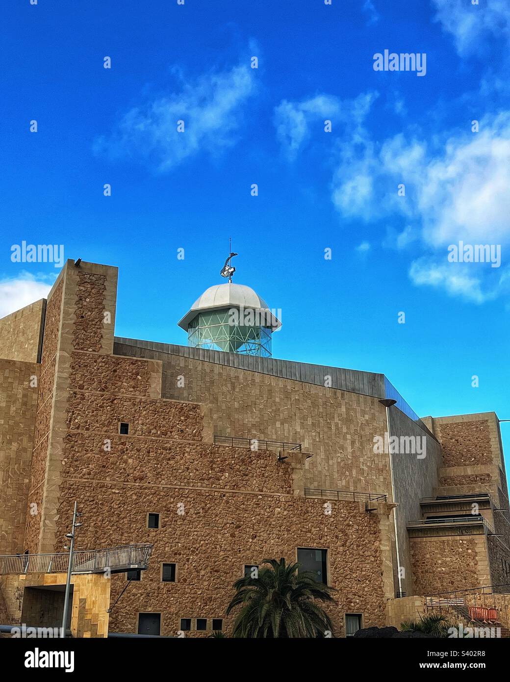 Alfredo Kraus auditorium in Las Palmas Gran Canaria by Óscar Tusquets