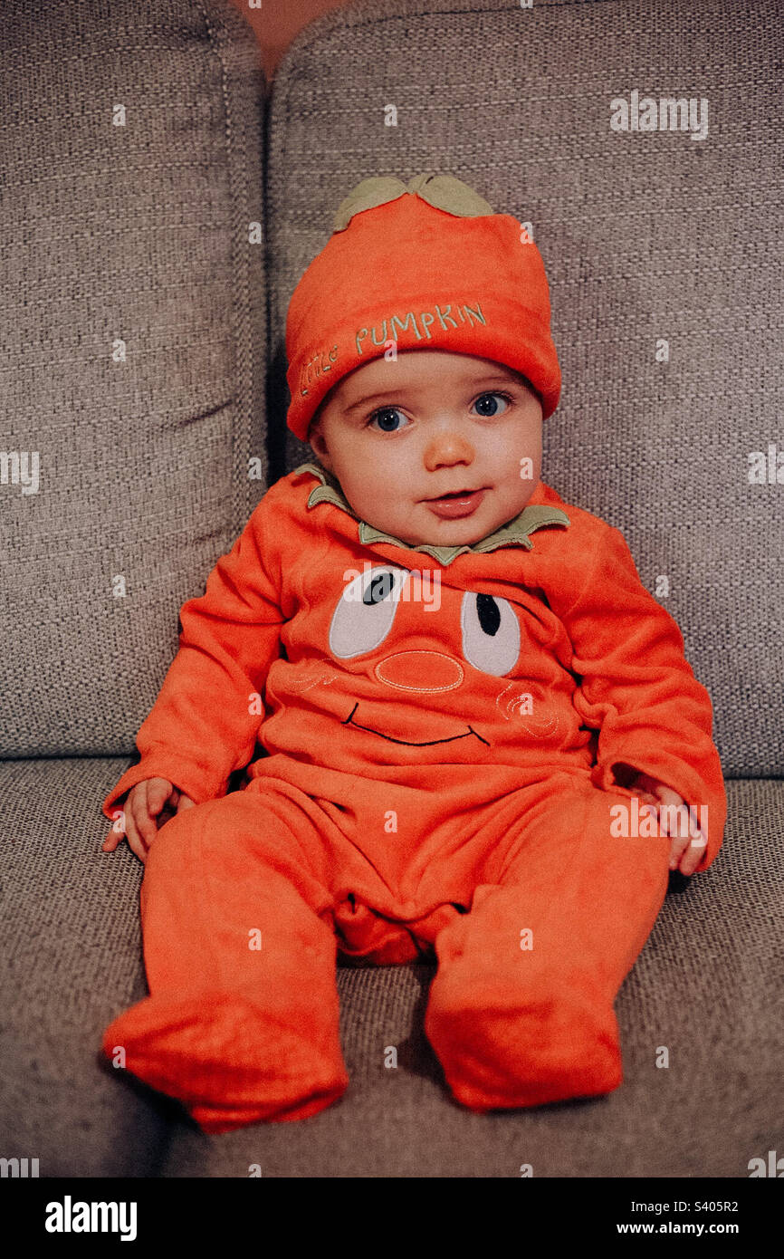 Halloween costume baby cute pumpkin Stock Photo Alamy