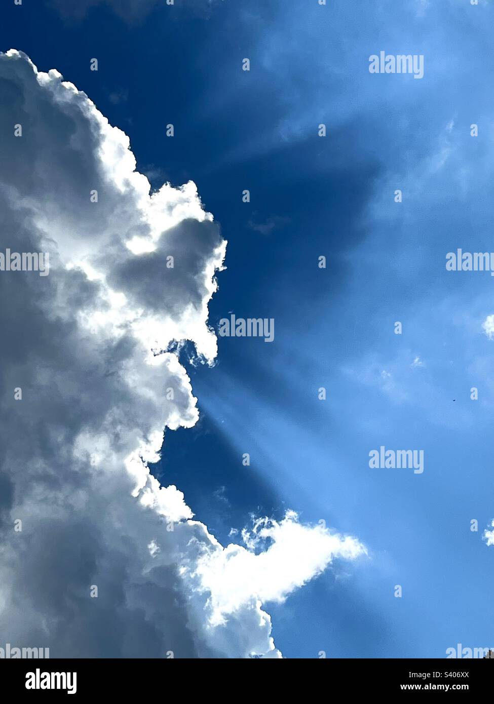 God beams hi-res stock photography and images - Alamy