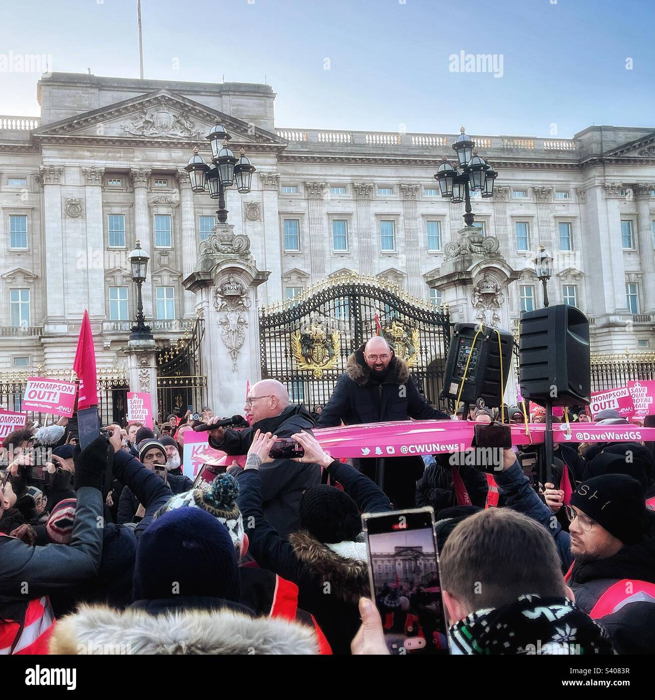 Dave Ward and CWU members outside Buckingham Palace in London demanded support for posties in their dispute with Royal Mail management in December 2022 - Smartphone Captured Stock Image