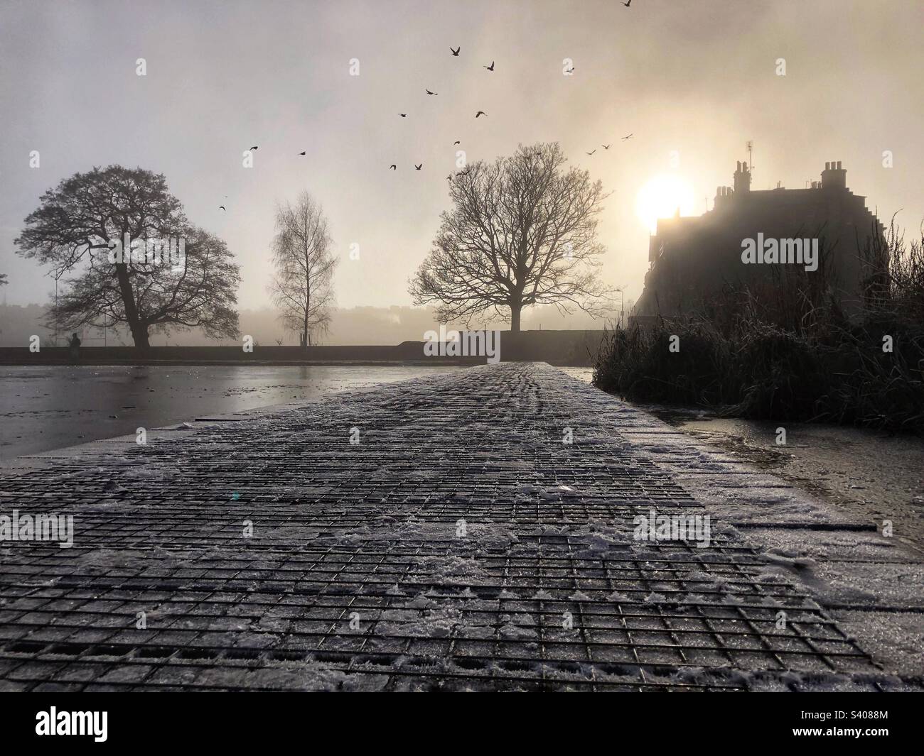 Edinburgh, Scotland, UK. 12th Dec 2022.  UK Weather: Freezing Cold and clear Snowy and afternoon fog conditions at Inverleith Park.  Credit: Craig Brown - Smartphone Captured Stock Image