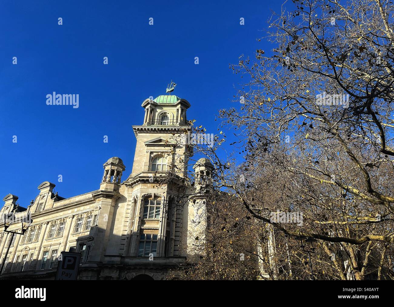 UNIVERSITY OF PORTSMOUTH, PARK BUILDING AND ATTACHED RAILINGS AND BALUSTRADE, KING HENRY I STREET Grade II Listed with weather vane - Smartphone Captured Stock Image