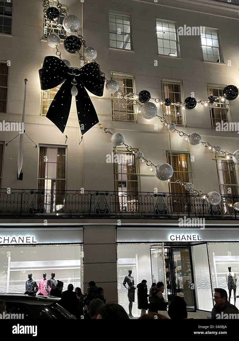 716 Chanel Store Uk Stock Photos, High-Res Pictures, and Images - Getty  Images