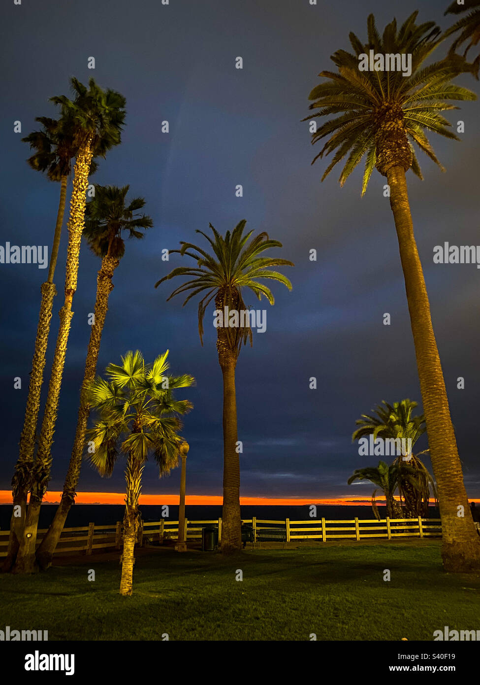 Sunset Authentic California authentic hi-res stock photography and images - Alamy