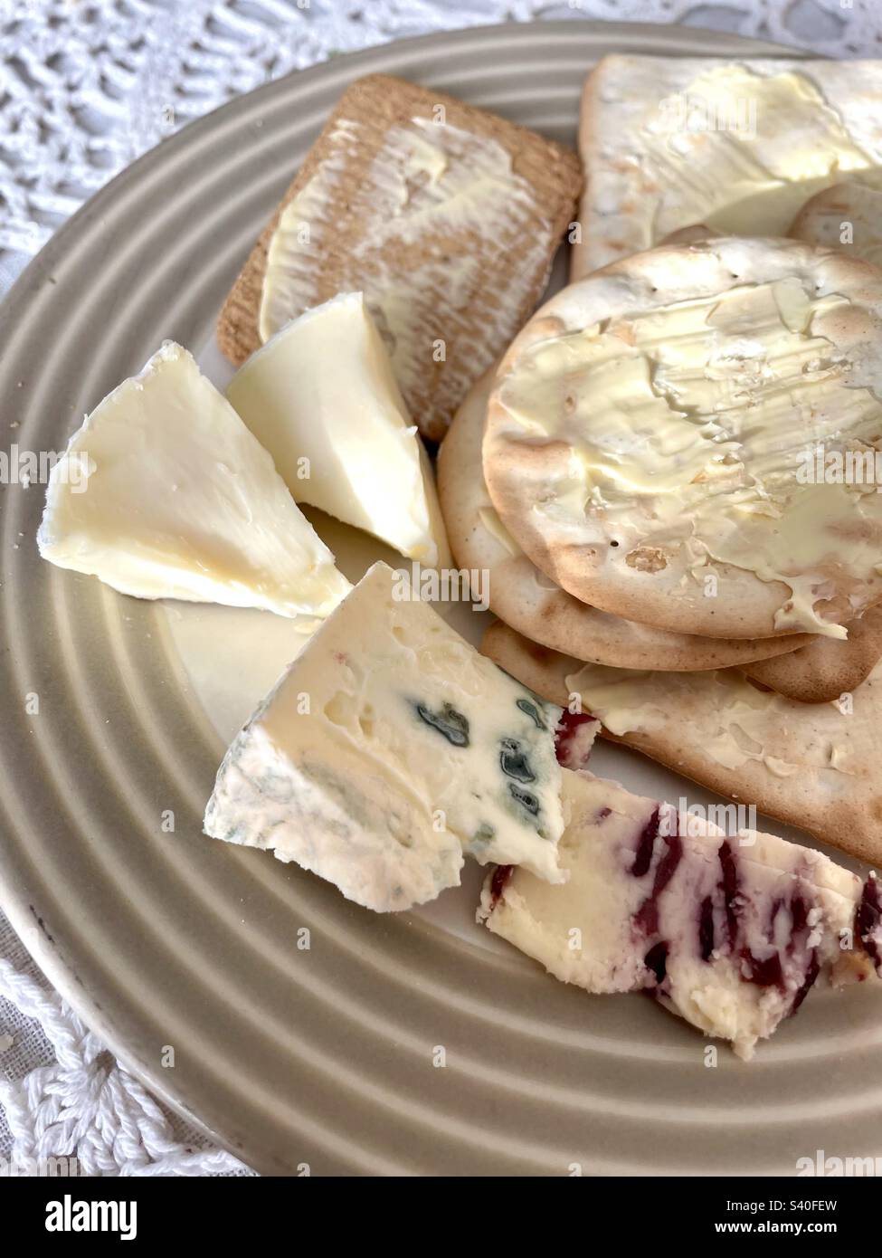 Brie cheese crackers hires stock photography and images Alamy