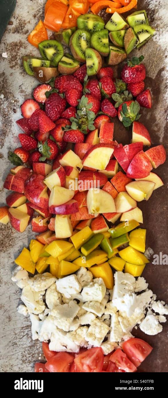 Cut up fruits hires stock photography and images Alamy