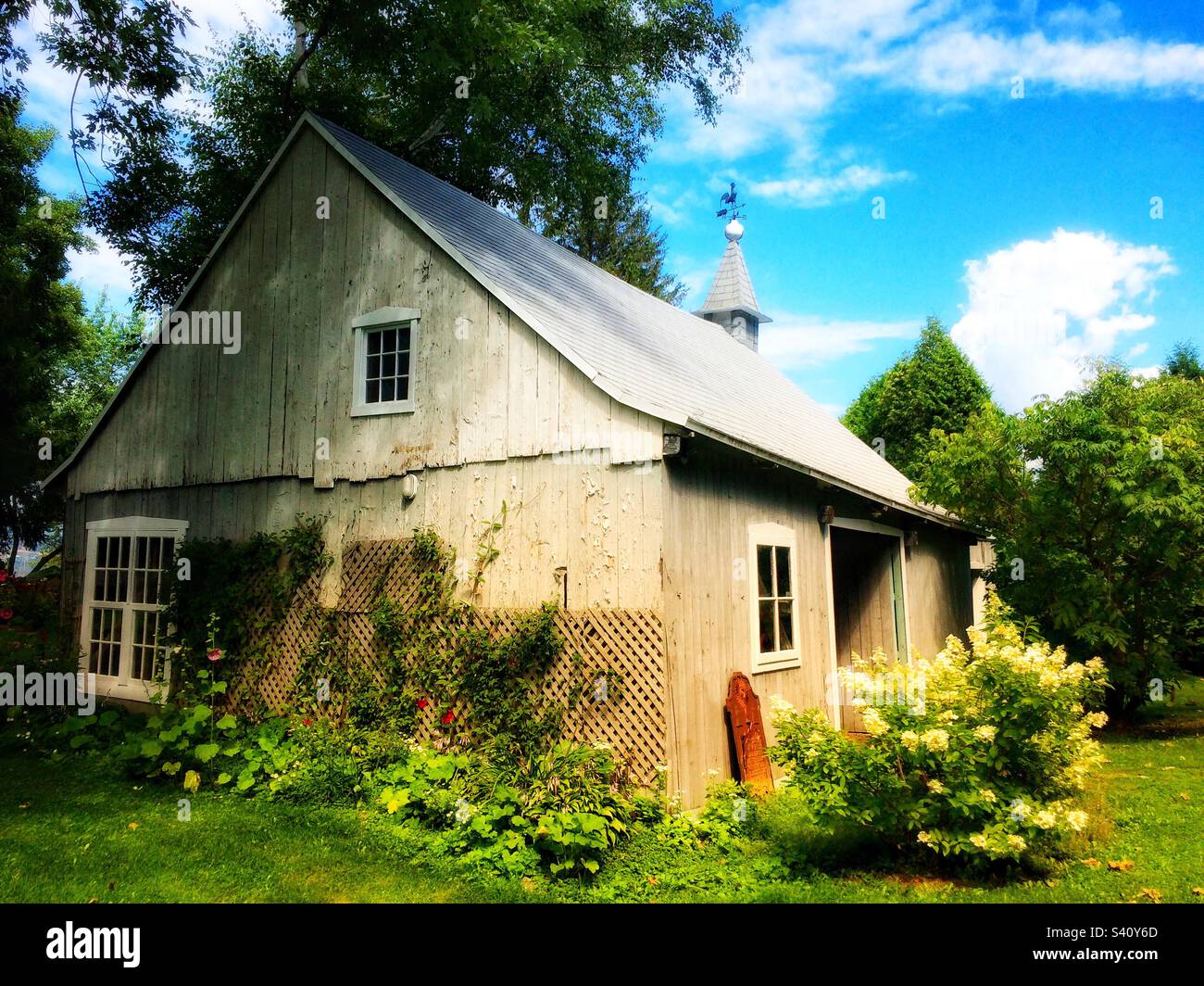 Old House In Quebec City In Garden Setting Stock Photo Alamy   Old House In Quebec City In Garden Setting S40Y6D 