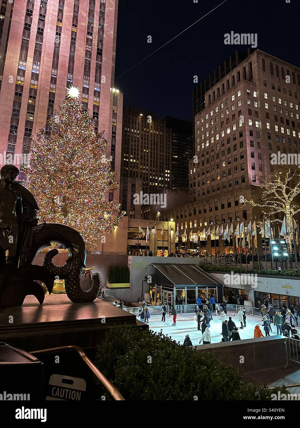 Rockefeller Center Christmas Tree and Ice Skate Rink Stock Photo Alamy