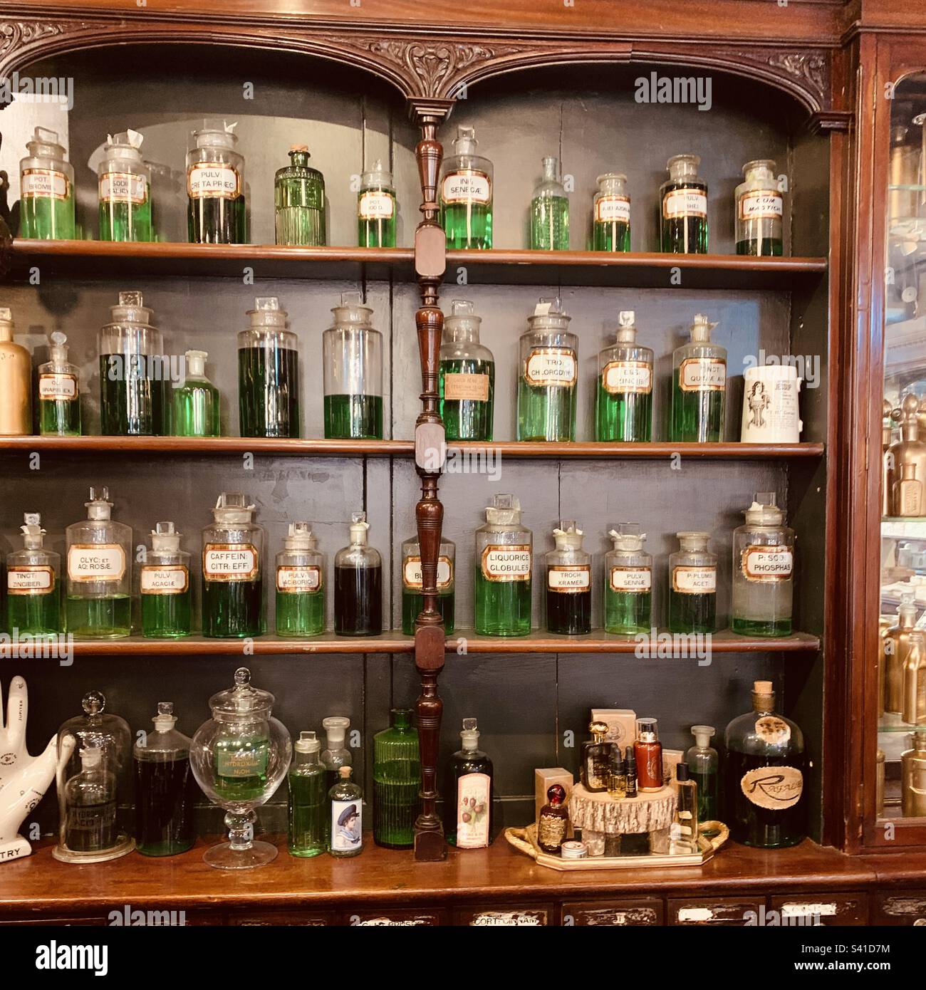 Apothecary bottles shelves hi res stock photography and images Alamy Apothecary bottles shelves hi res stock photography and images Alamy