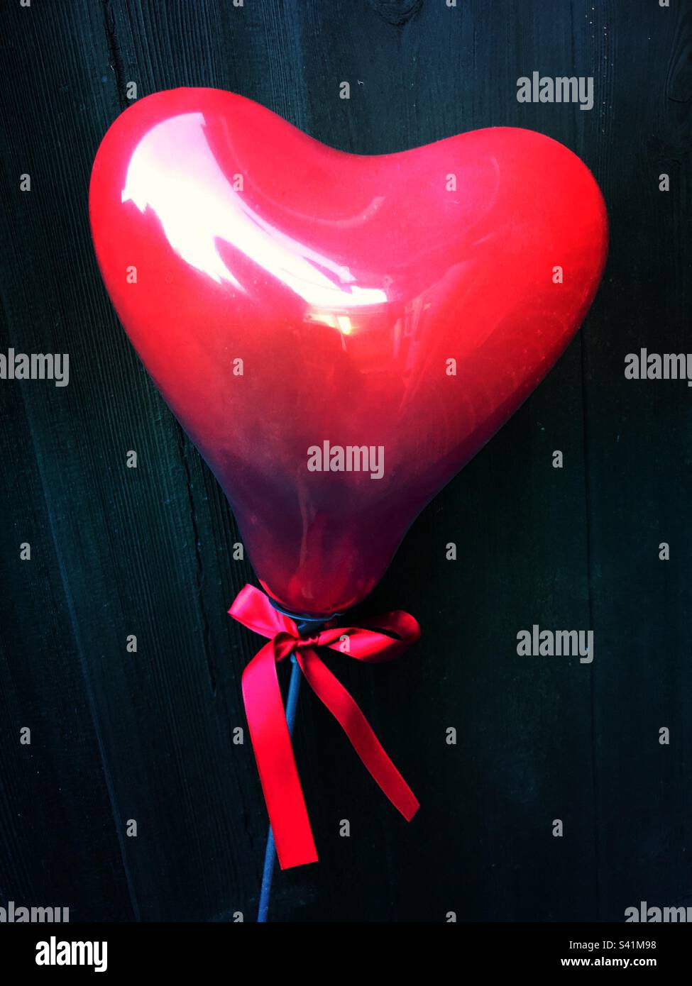Red love heart hi-res stock photography and images - Alamy
