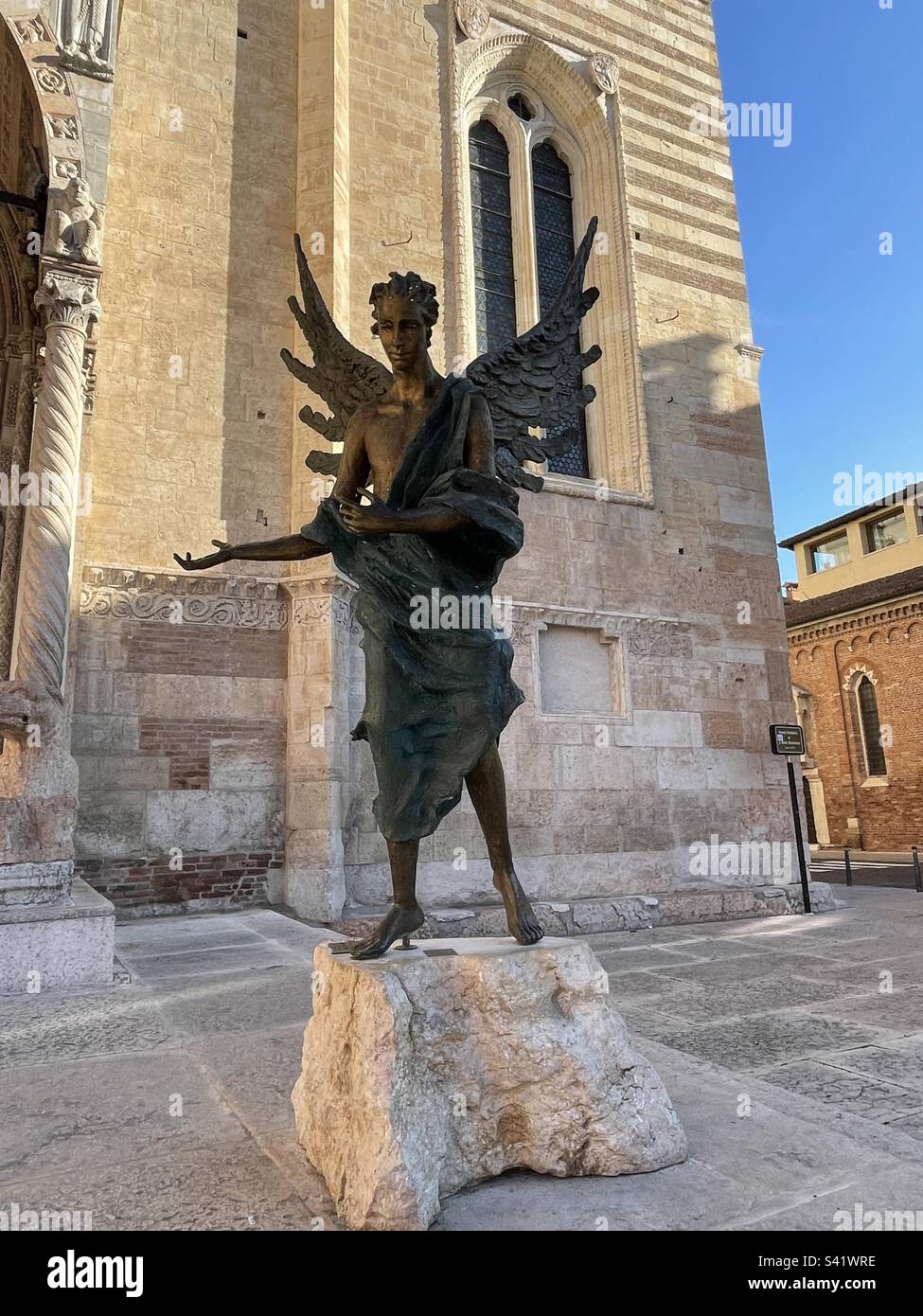 ángel verona hi-res stock photography and images - Alamy