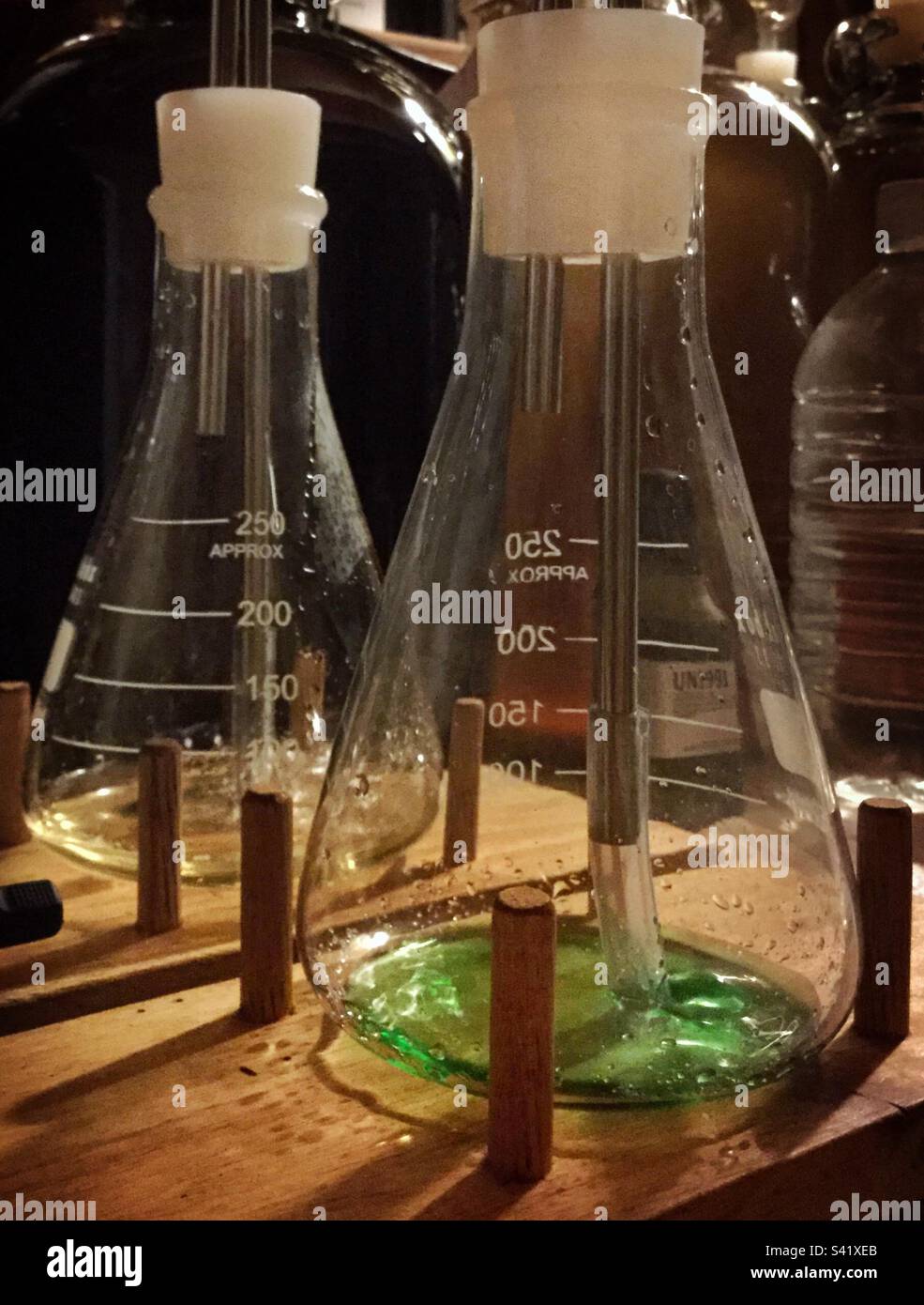 Aeration Oxidation method for testing Free SO2 in wine, Catalonia