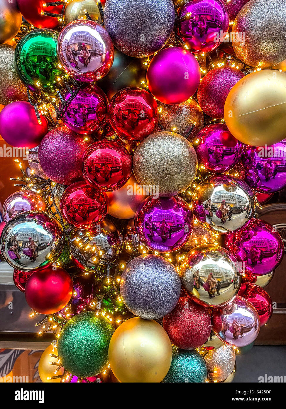 Festive colours hi-res stock photography and images - Alamy