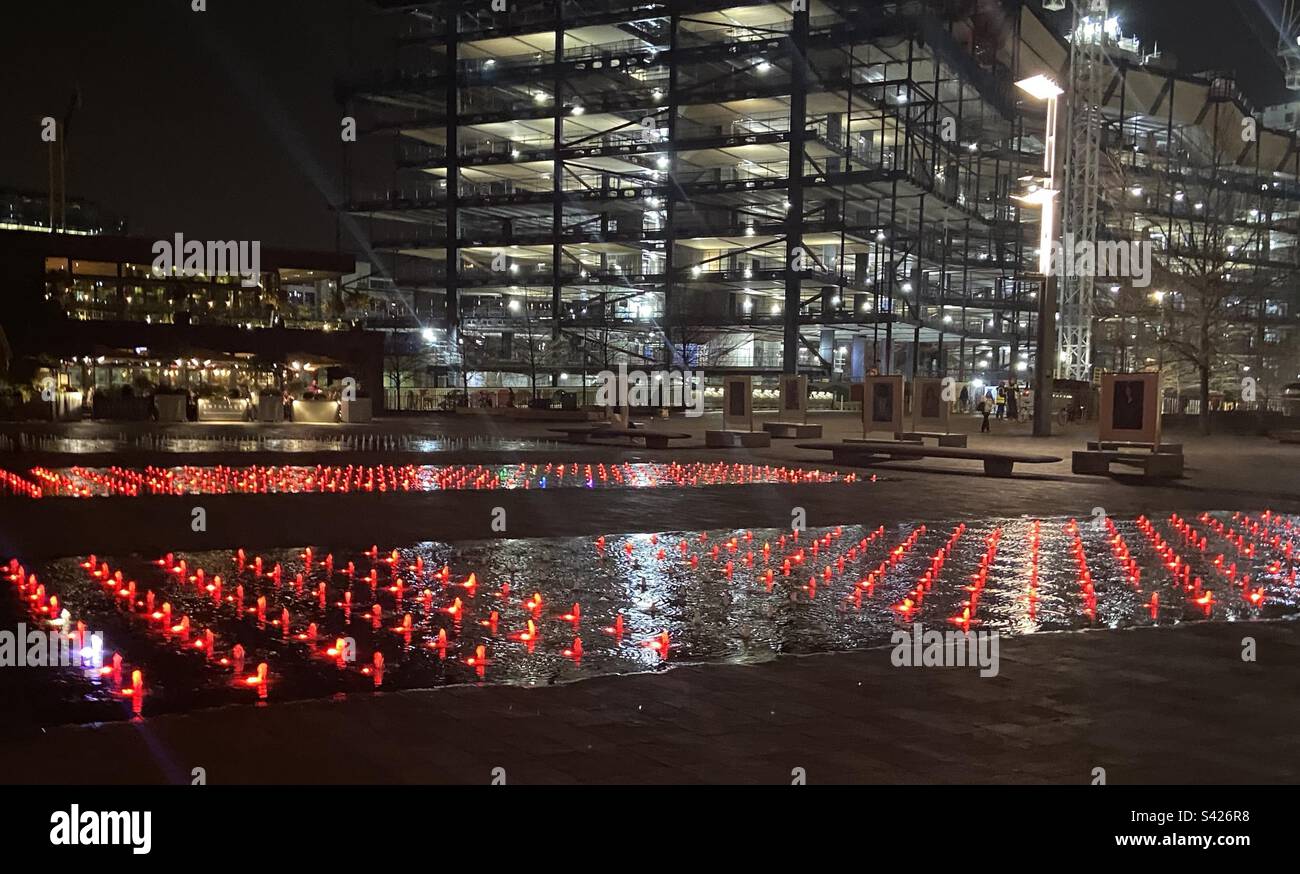 Granary Square, Kings Cross, London Stock Photo - Alamy