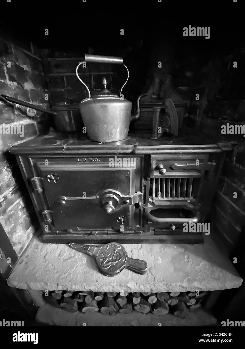 Edwardian cooking range in black and white Stock Photo