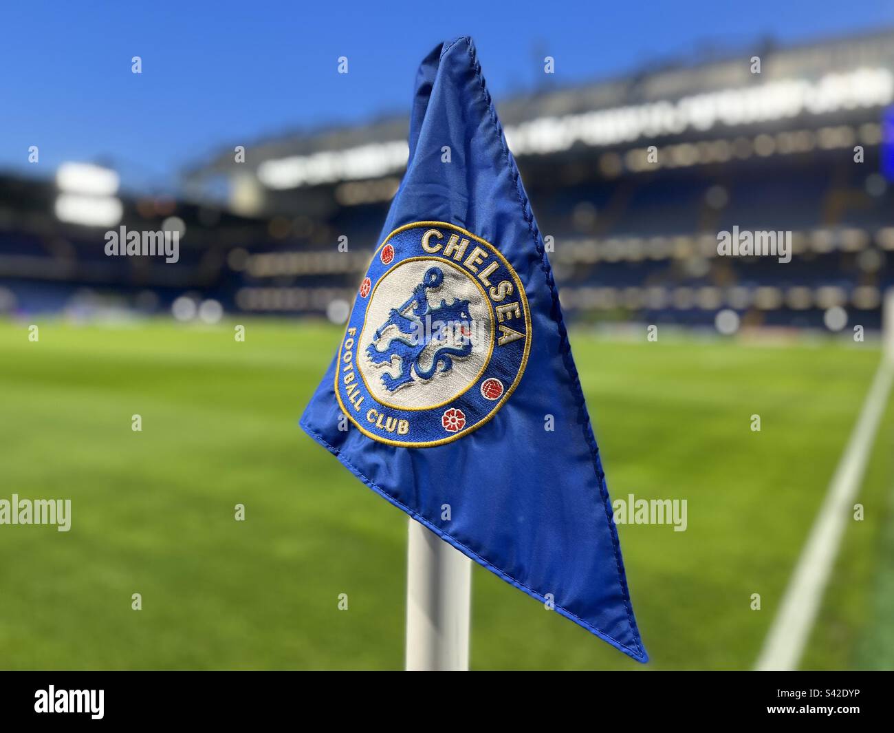 The Pride of London  Chelsea football club wallpapers, Illusion pictures,  Wallpaper