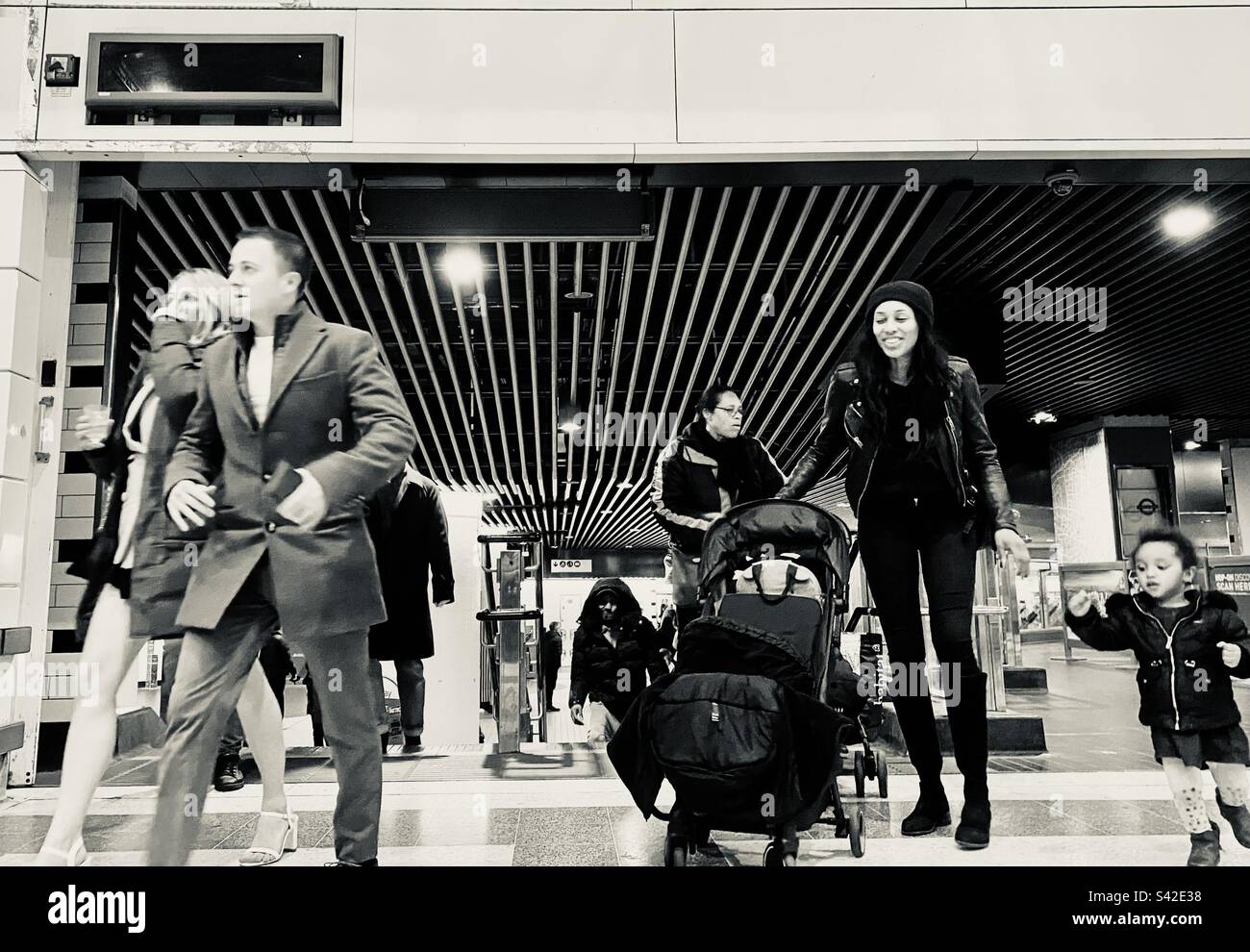 Black and white people happy hi-res stock photography and images - Alamy