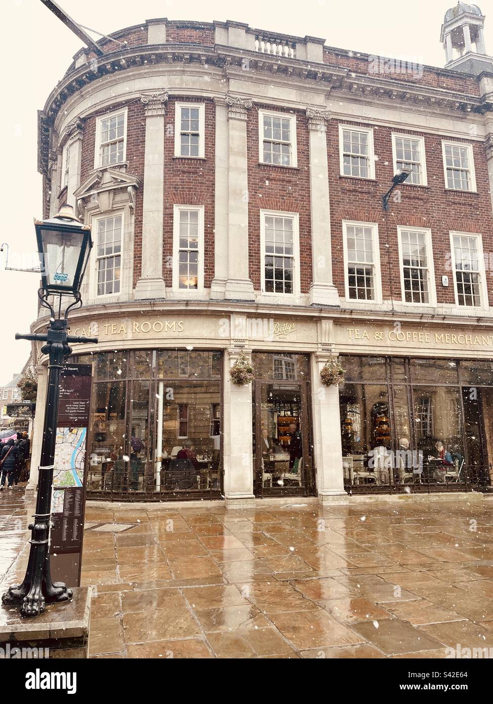 Betty’s Tea Room York Stock Photo Alamy