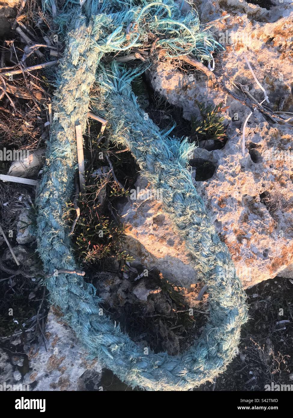 Rocks and ropes hi-res stock photography and images - Alamy