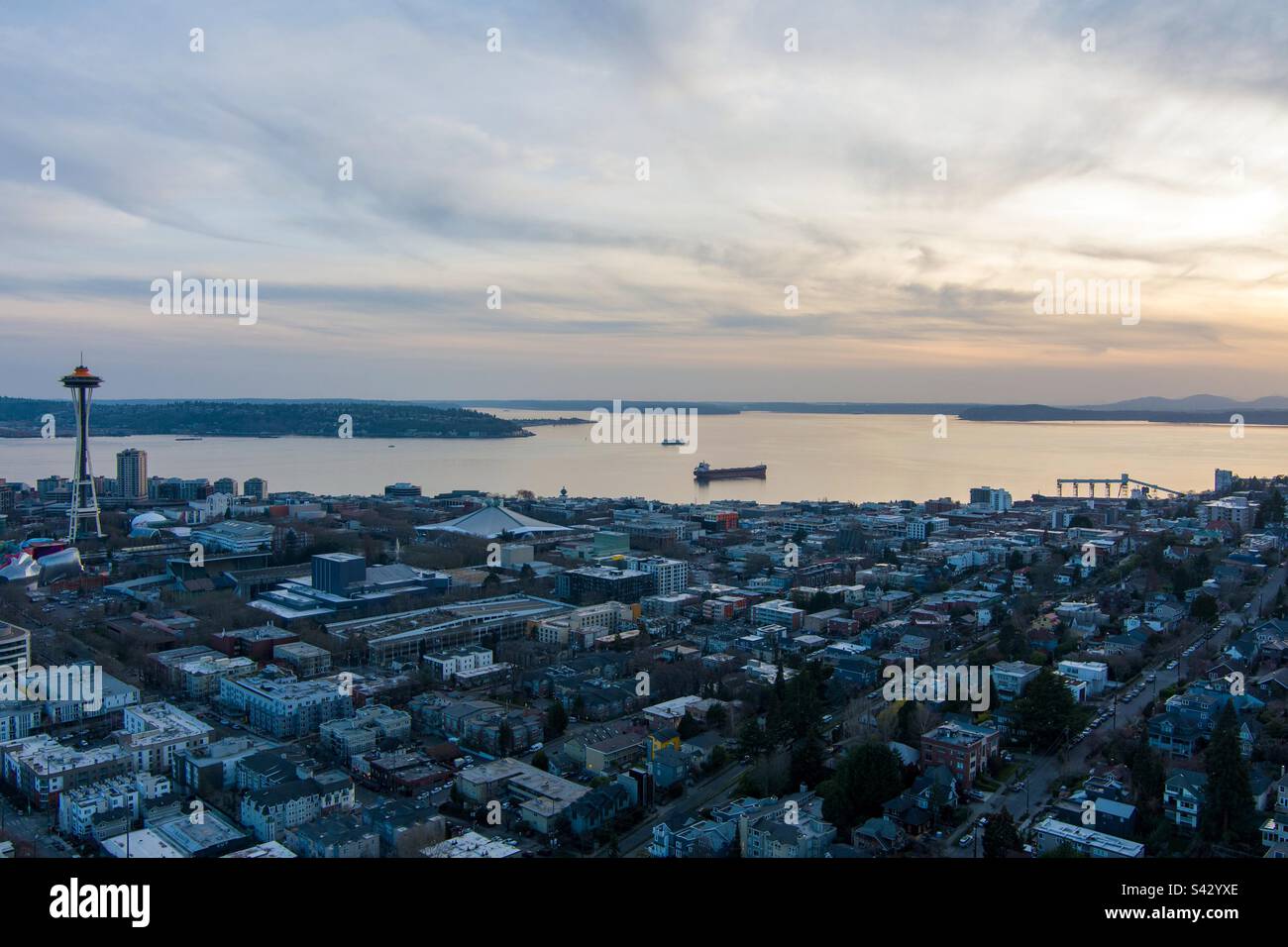 The Seattle waterfront on the Puget Sound at sunset Stock Photo Alamy