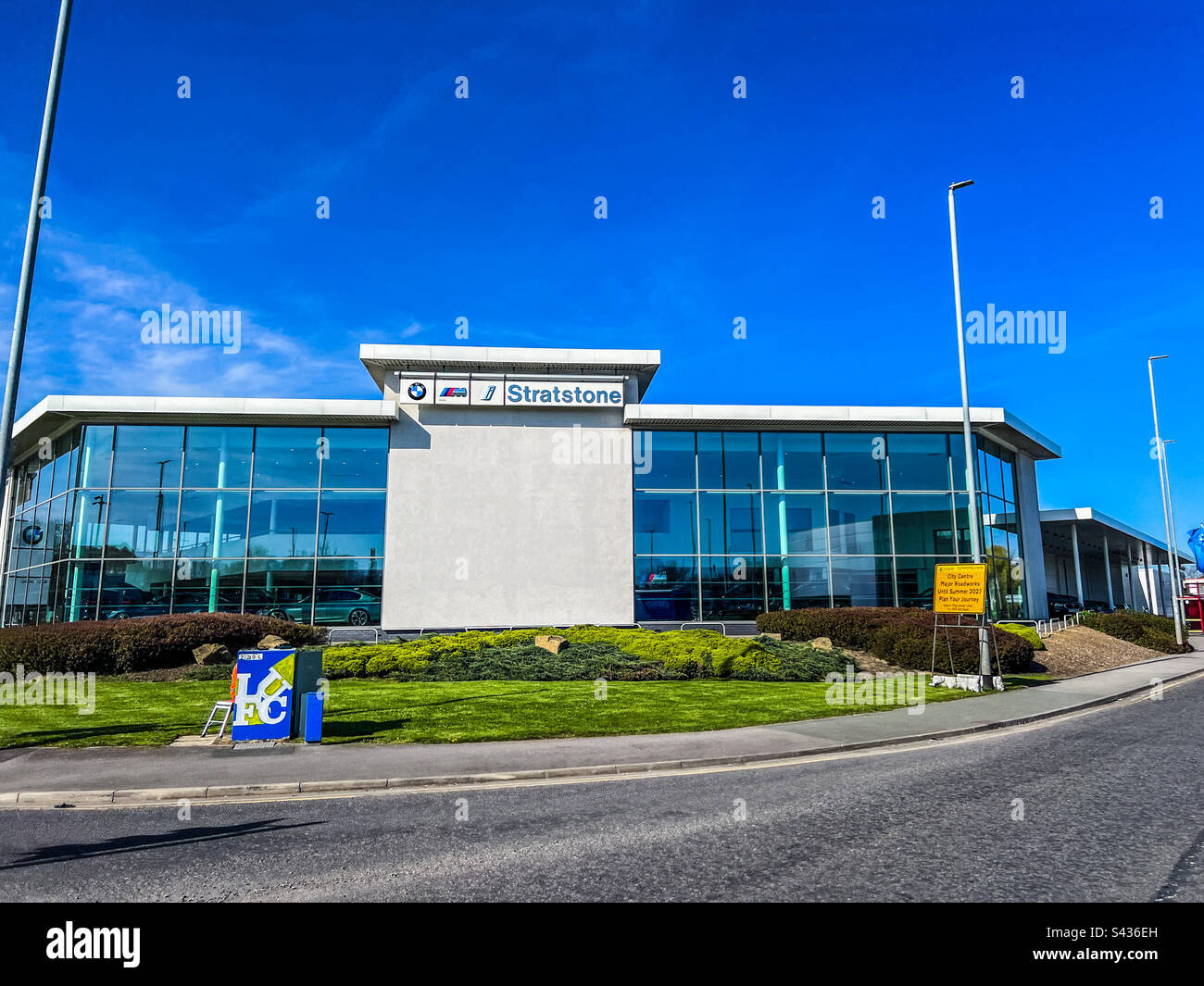 Stratstone BMW in Leeds Stock Photo
