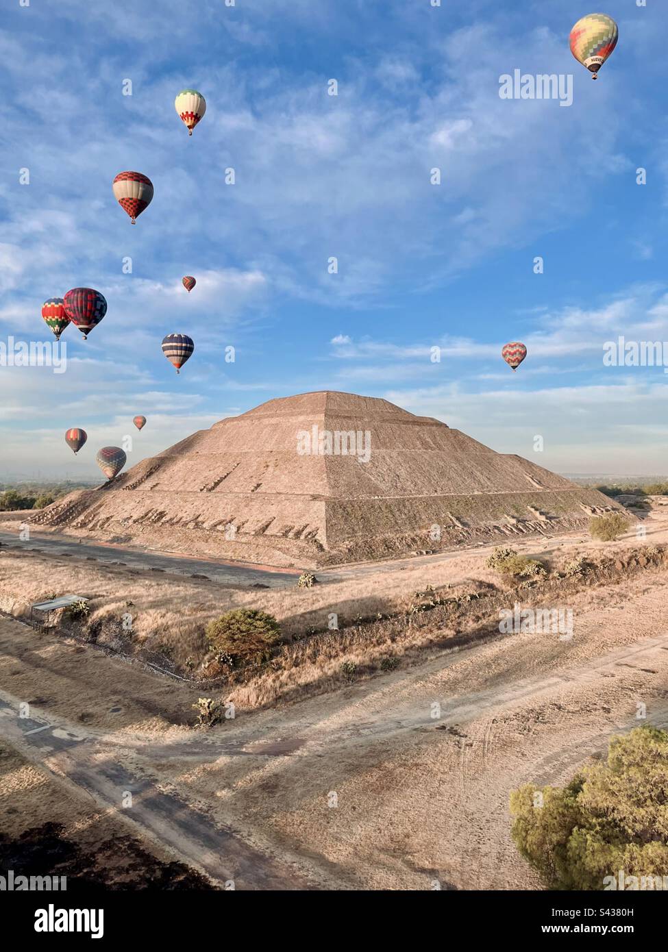 Hot air balloons over Teotihuacan in Mexico Stock Photo Alamy