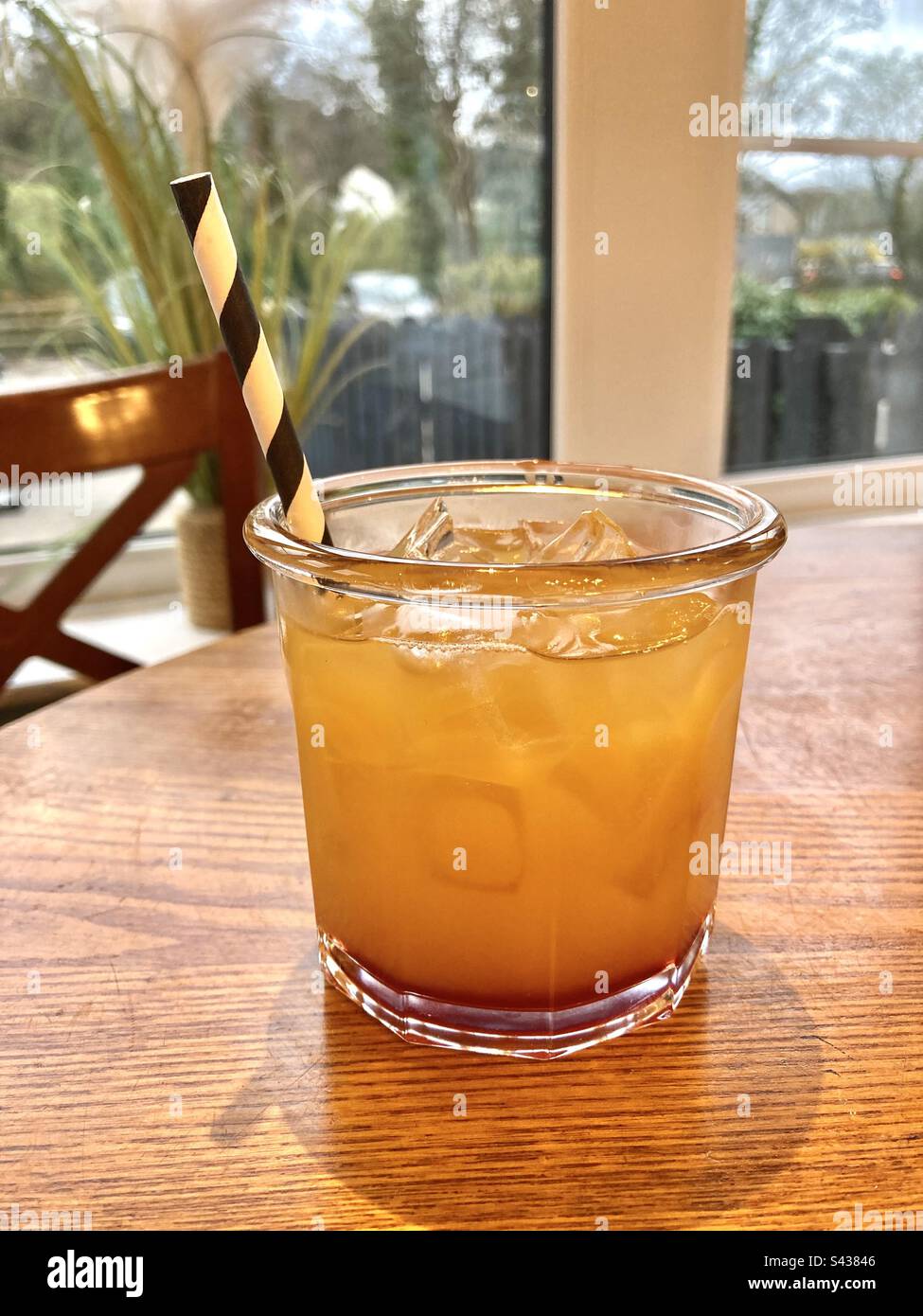 Spring cocktails hi-res stock photography and images - Alamy