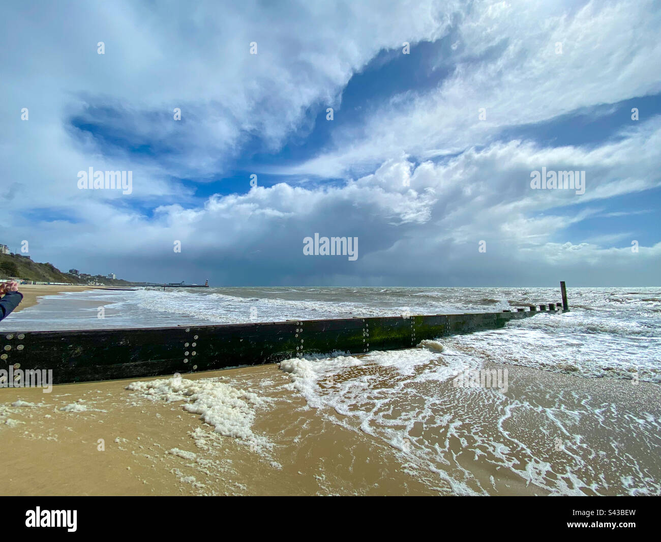 Uk weather stormy sea hi-res stock photography and images - Alamy