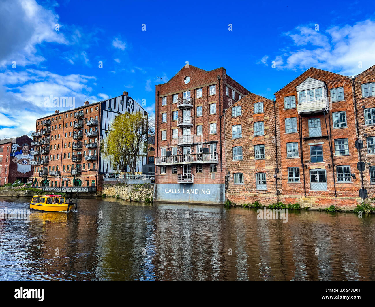 Calls landing apartments on the River Aire in Leeds City Centre Stock ...