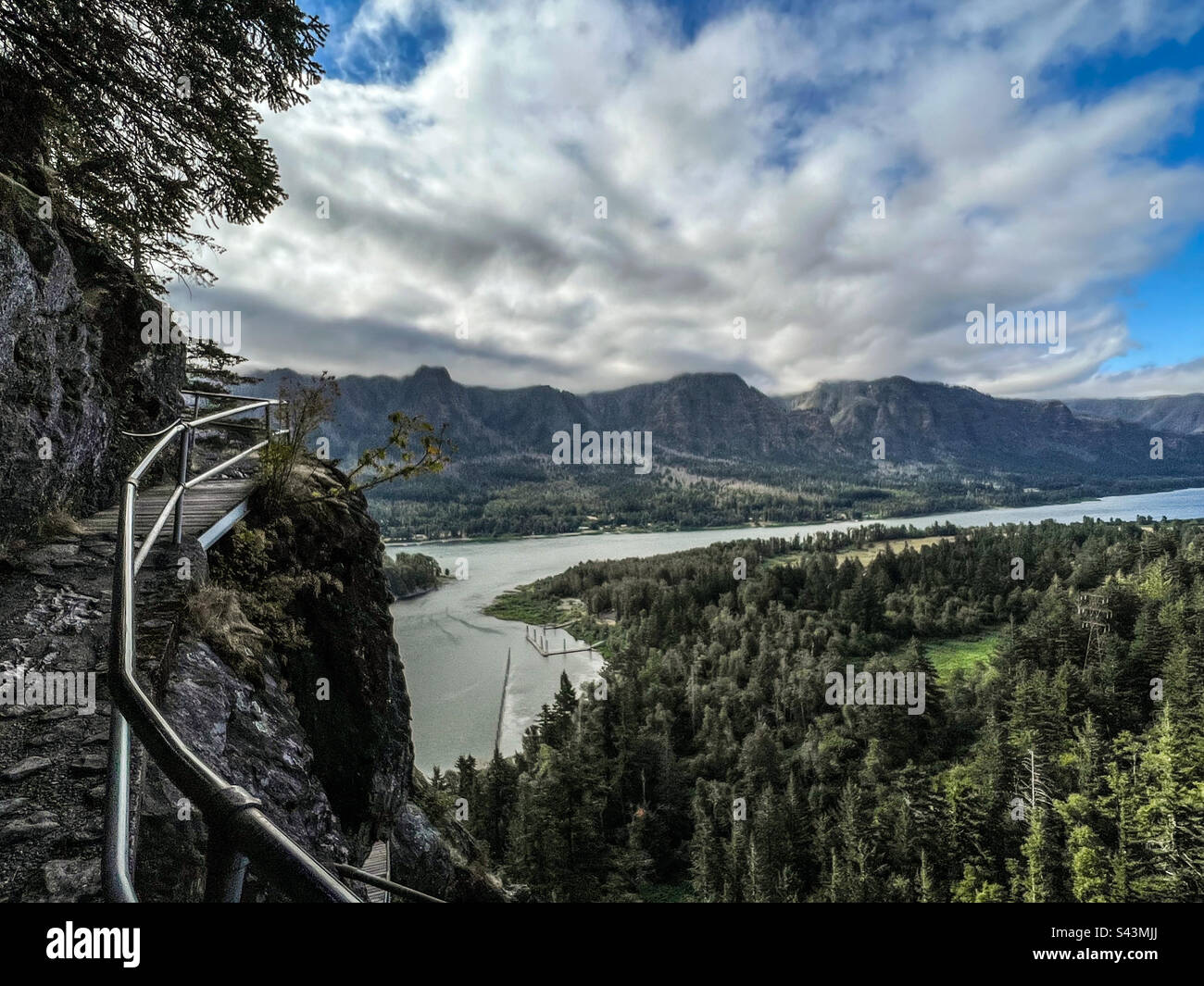 Beacon rock hike at the top Stock Photo Alamy