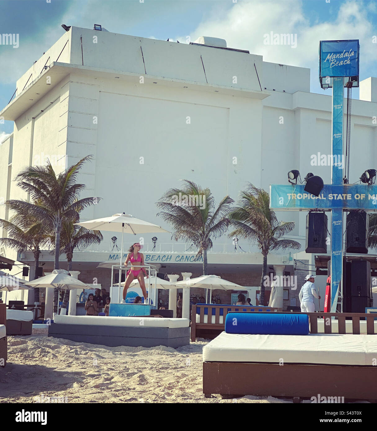 February, 2023, Mandala Beach Club, Playa Gaviota Azul, Hotel Zone