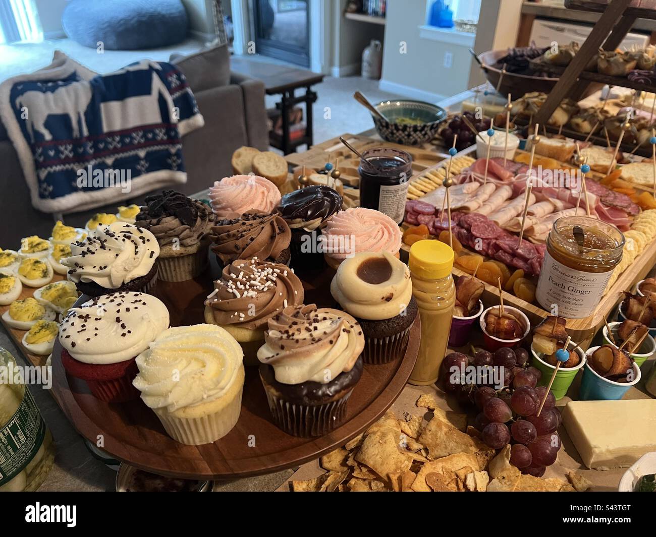 High end appetizers hi-res stock photography and images - Alamy