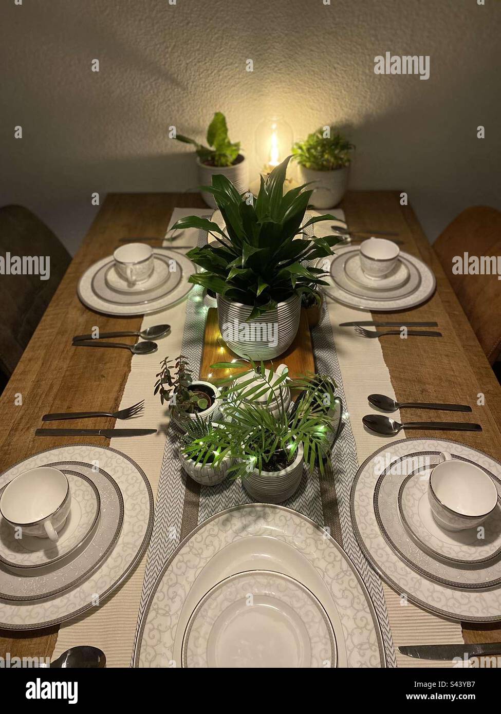 Dinner table for Christmas Stock Photo - Alamy