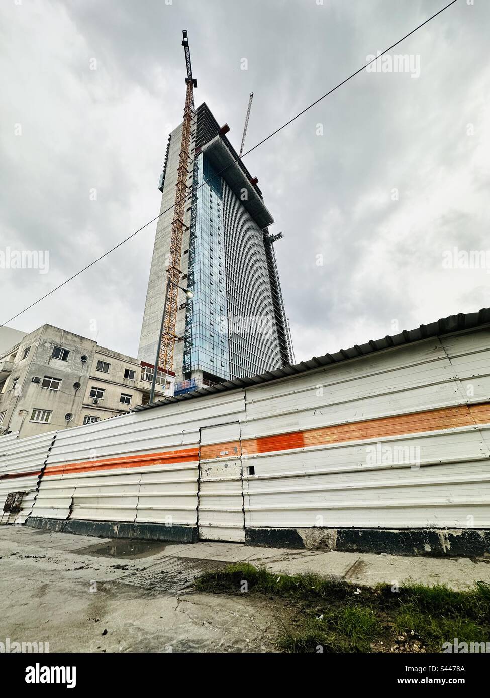 Highest hotel under construction in Havana, Cuba Stock Photo - Alamy