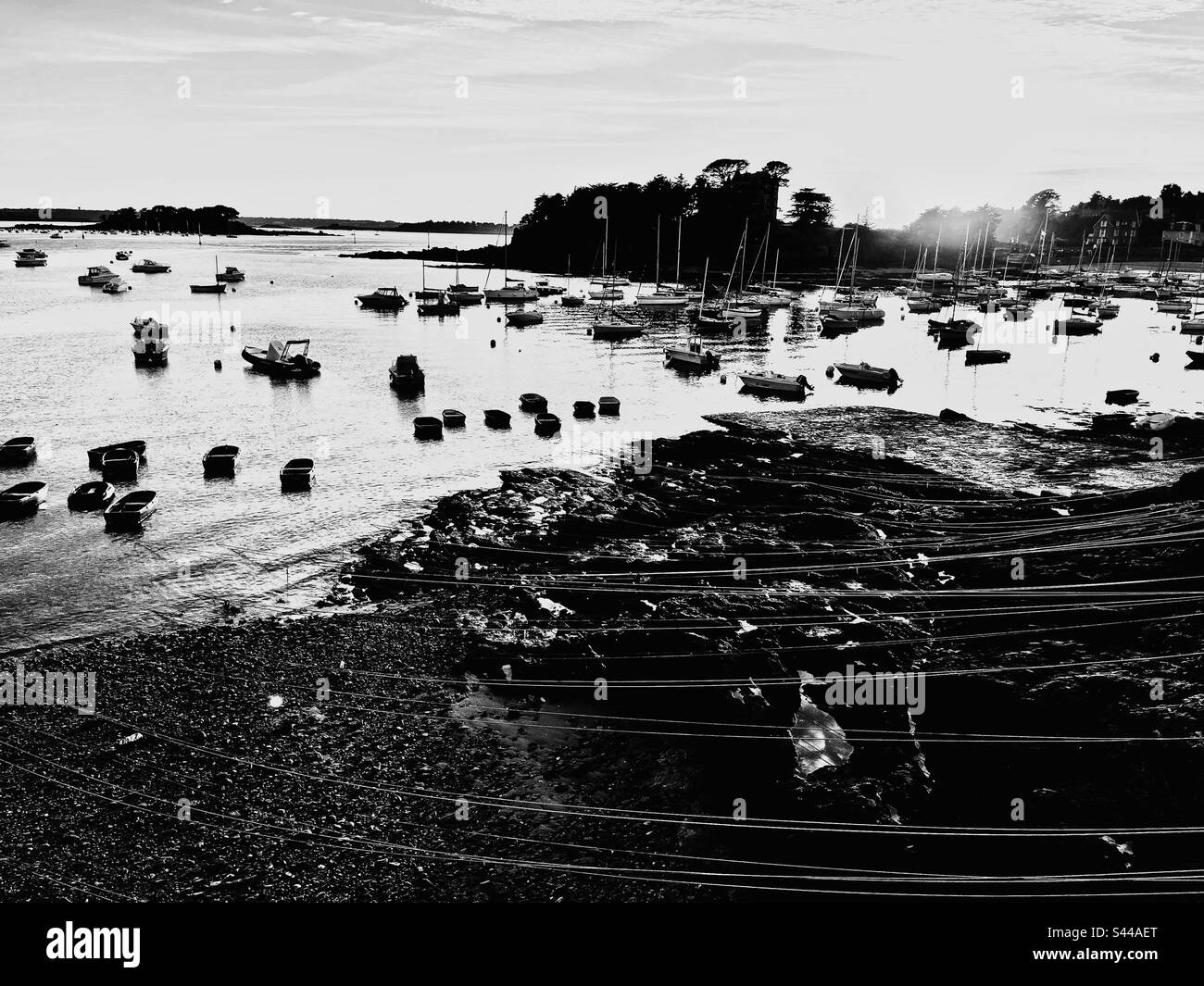 Boats and beaches Black and White Stock Photos & Images - Alamy