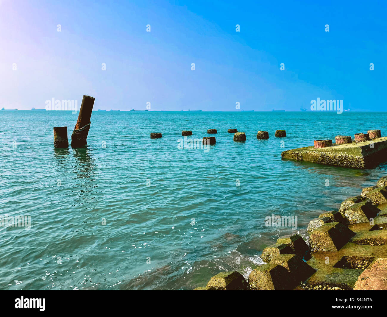 Broken Ocean Structures Stock Photo - Alamy