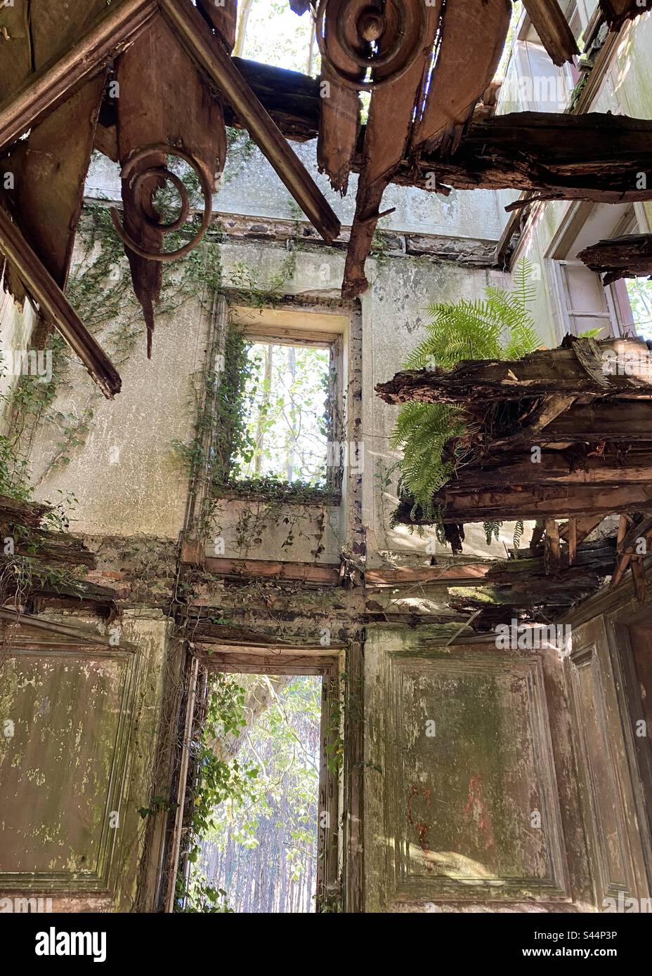 Cursed house in Portugal 🇵🇹 Stock Photo Alamy