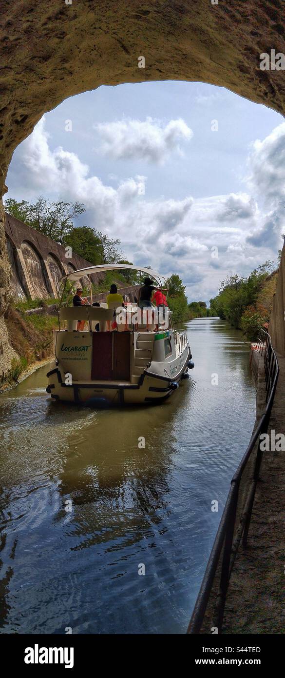 Navigation on the Canal du Midi. Tunnel du Malpas. Nissan-lez-Enserune, Occitanie, France Stock Photo