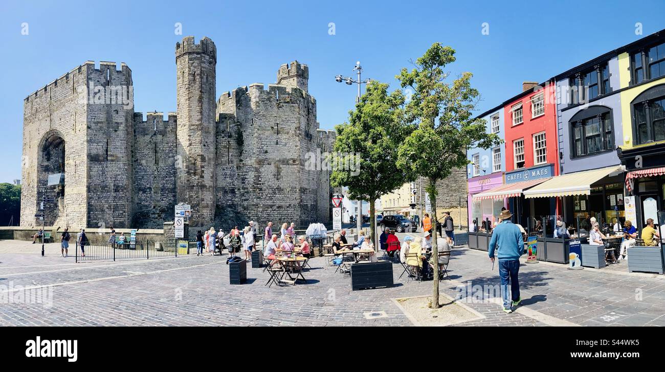 Caernarfon town square with the castle in the background Stock Photo